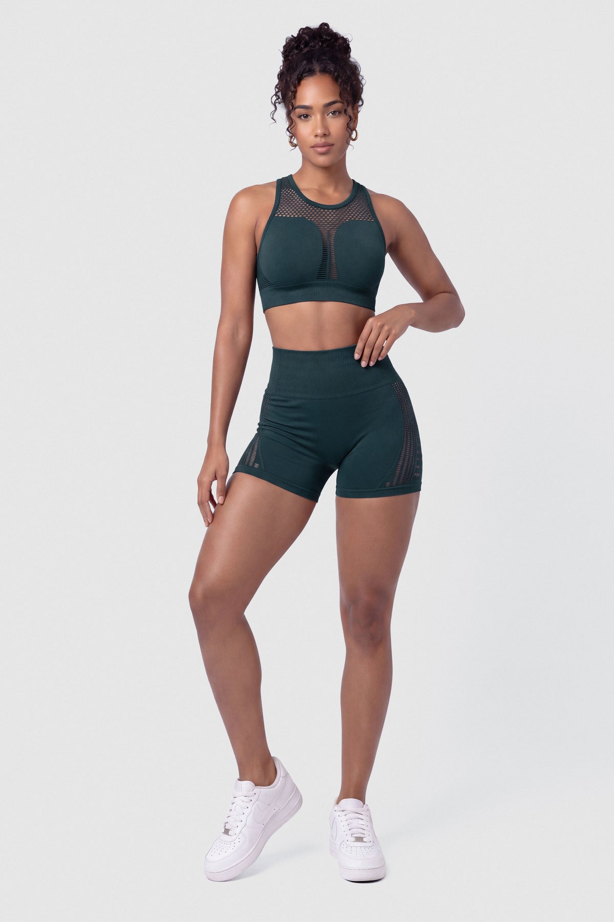 Short Mujer Verde Esmeralda Perforaciones Laterales