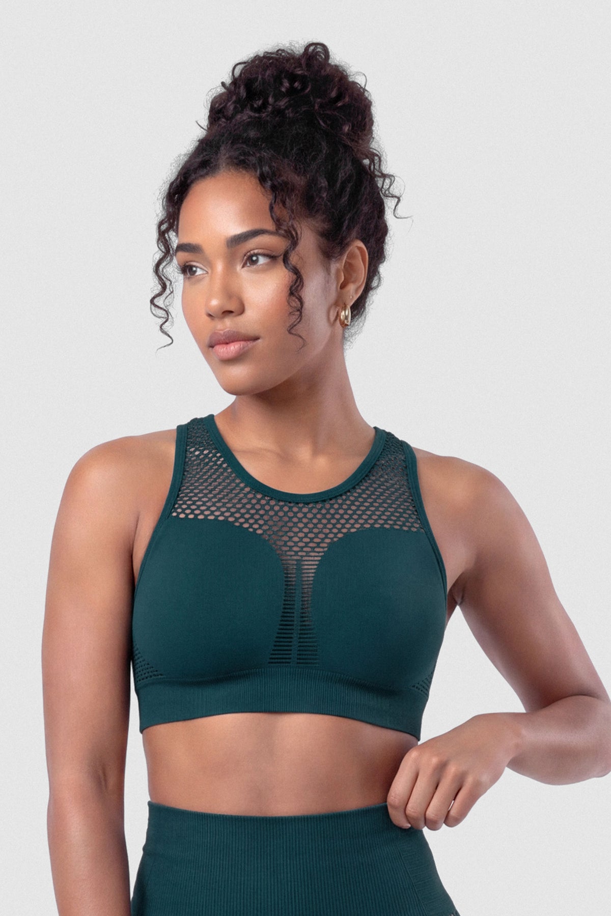 Top Mujer Verde Esmeralda con Perforaciones