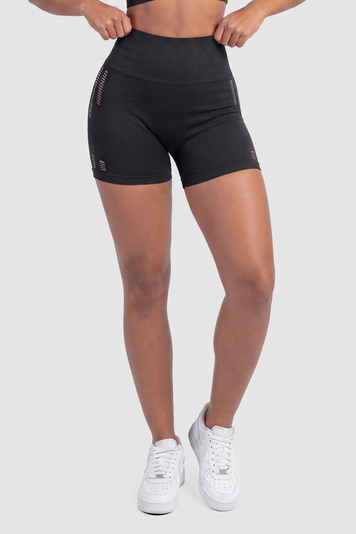 Short Mujer Negro Perforaciones Laterales