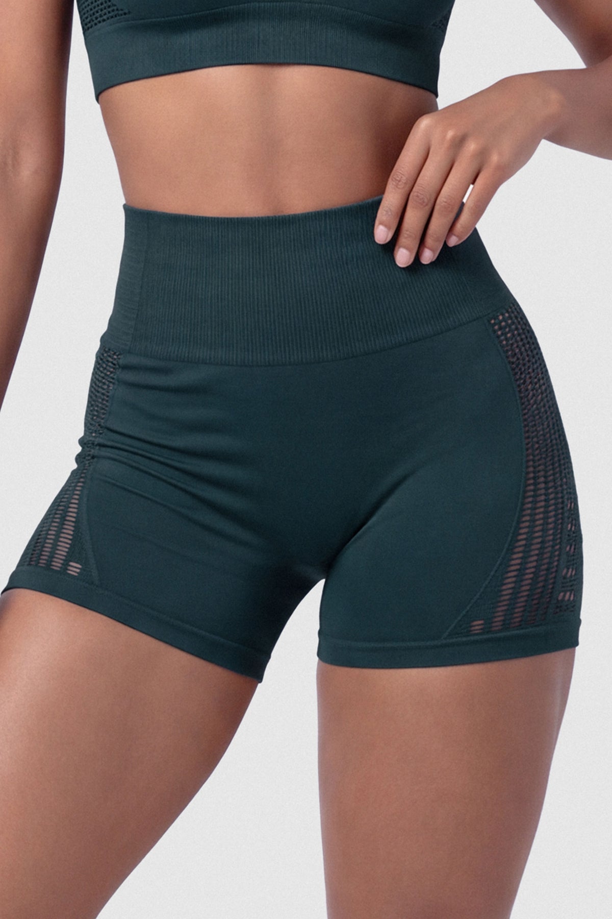 Short Mujer Verde Esmeralda Perforaciones Laterales
