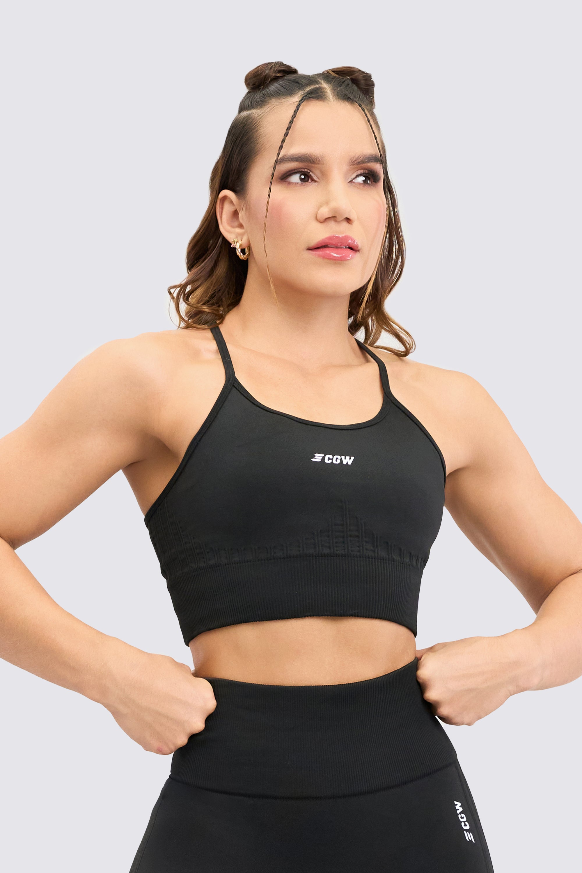 top negro que combina comodidad duradera y diseño versátil para adaptarse a tu estilo